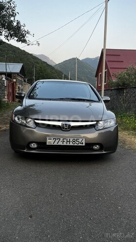 Honda Civic 2008, 430,000 km - 1.3 l - Qax