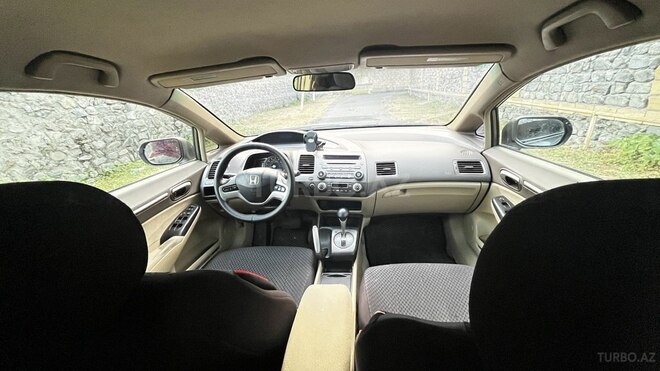 Honda Civic 2008, 430,000 km - 1.3 l - Qax