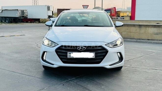 Hyundai Elantra 2018, 60,000 km - 2.0 l - Bakı