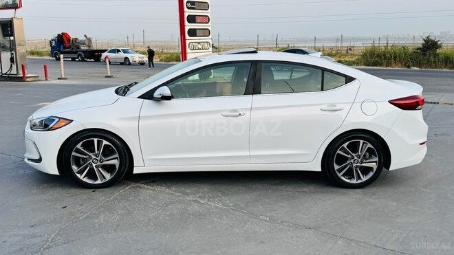 Hyundai Elantra 2018, 60,000 km - 2.0 l - Bakı