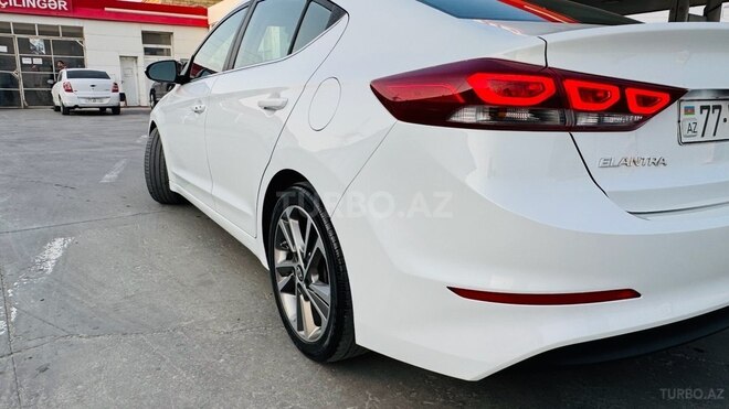 Hyundai Elantra 2018, 60,000 km - 2.0 l - Bakı