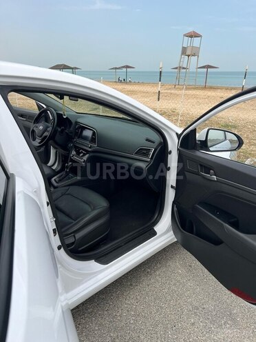Hyundai Avante 2016, 195,000 km - 1.6 l - Bakı