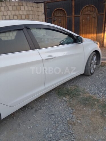 Hyundai Elantra 2013, 201,500 km - 1.8 l - Quba