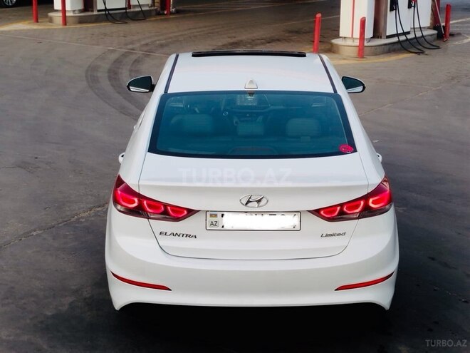 Hyundai Elantra 2018, 60,000 km - 2.0 l - Bakı