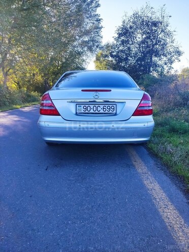 Mercedes E 240 2005, 294,020 km - 2.6 l - Qax