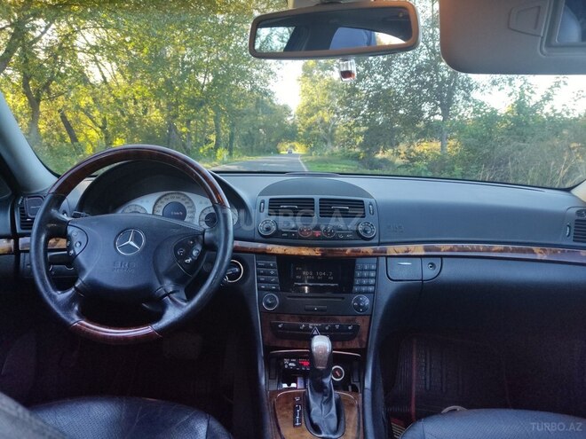 Mercedes E 240 2005, 294,020 km - 2.6 l - Qax