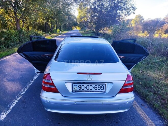 Mercedes E 240 2005, 294,020 km - 2.6 l - Qax