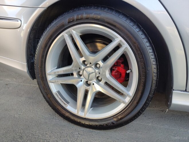 Mercedes E 240 2005, 294,020 km - 2.6 l - Qax
