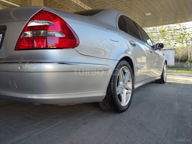 Mercedes E 240 2005, 294,020 km - 2.6 l - Qax