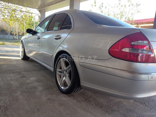 Mercedes E 240 2005, 294,020 km - 2.6 l - Qax