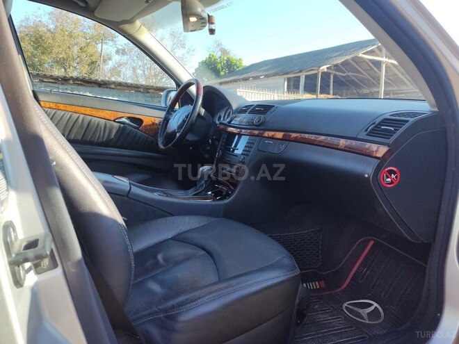 Mercedes E 240 2005, 294,020 km - 2.6 l - Qax