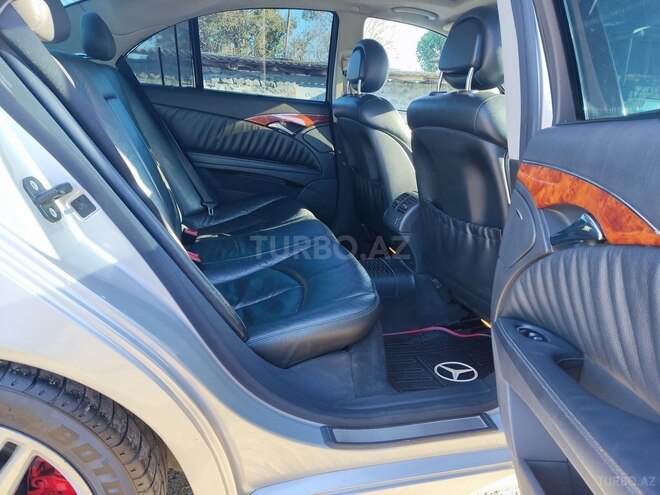 Mercedes E 240 2005, 294,020 km - 2.6 l - Qax