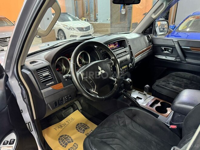 Mitsubishi Pajero 2008, 241,388 km - 3.0 л - Xırdalan