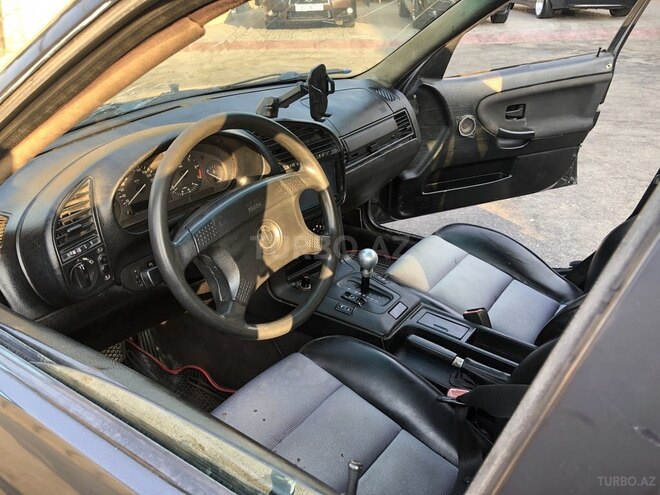 BMW 320 1994, 330,617 km - 2.0 l - Sumqayıt