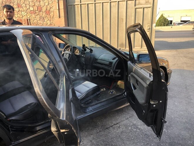 BMW 320 1994, 330,617 km - 2.0 l - Sumqayıt