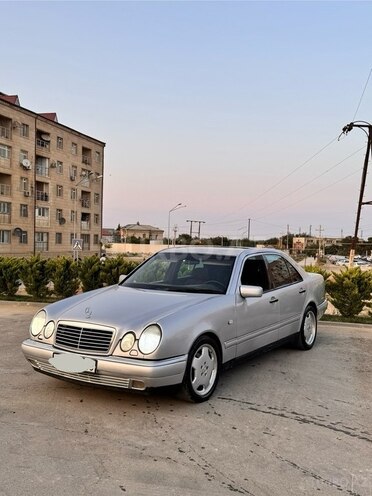 Mercedes E 240 1998, 350,000 km - 2.4 l - Bakı