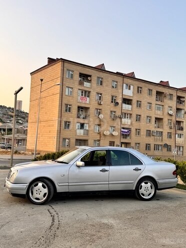 Mercedes E 240 1998, 350,000 km - 2.4 l - Bakı