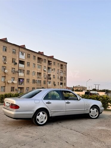 Mercedes E 240 1998, 350,000 km - 2.4 l - Bakı