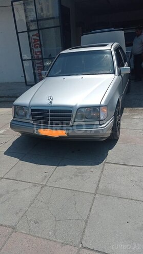 Mercedes E 220 1994, 265,500 km - 2.2 л - Bakı