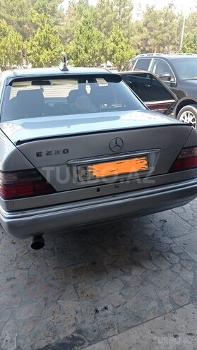 Mercedes E 220 1994, 265,500 km - 2.2 л - Bakı
