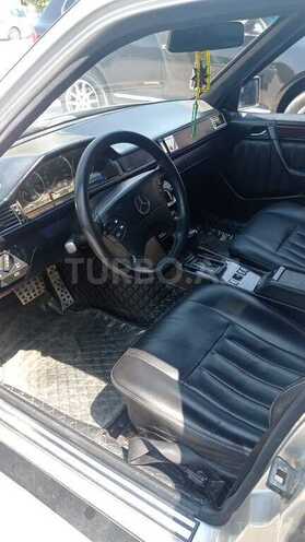 Mercedes E 220 1994, 265,500 km - 2.2 л - Bakı