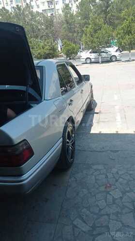Mercedes E 220 1994, 265,500 km - 2.2 л - Bakı
