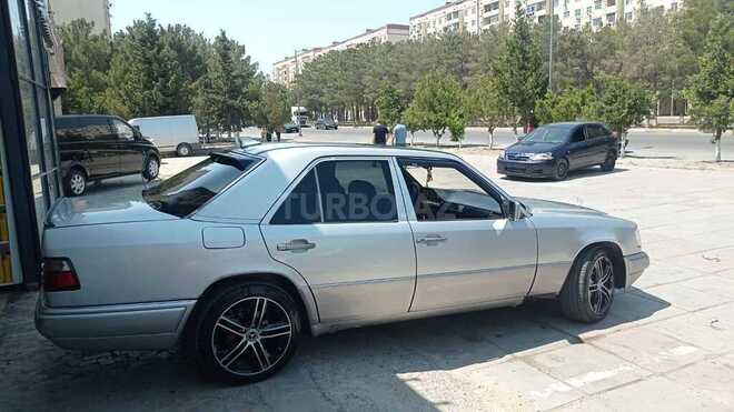 Mercedes E 220 1994, 265,500 km - 2.2 л - Bakı
