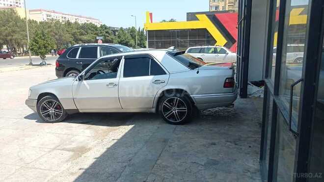 Mercedes E 220 1994, 265,500 km - 2.2 л - Bakı