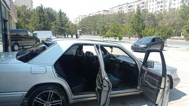 Mercedes E 220 1994, 265,500 km - 2.2 л - Bakı