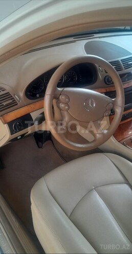 Mercedes E 200 2009, 225,000 km - 1.8 l - Salyan