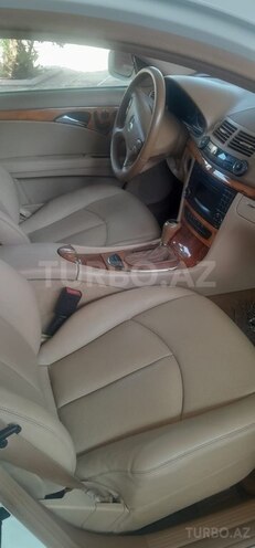 Mercedes E 200 2009, 225,000 km - 1.8 l - Salyan