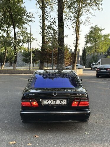 Mercedes E 270 2000, 260,023 km - 2.7 л - İsmayıllı