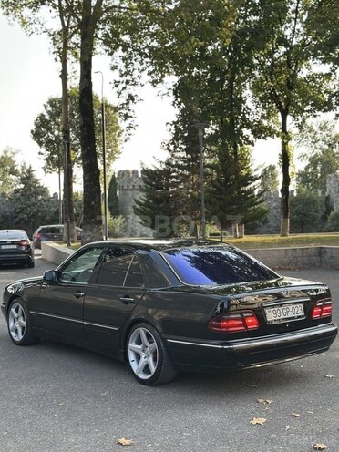 Mercedes E 270 2000, 260,023 km - 2.7 л - İsmayıllı