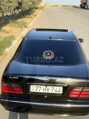 Mercedes E 200 1999, 296,600 km - 2.0 l - Bakı