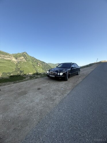 Mercedes E 200 1999, 296,600 km - 2.0 l - Bakı
