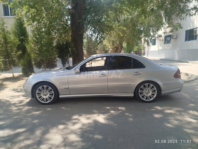 Mercedes E 240 2002, 273,000 km - 2.6 l - Sumqayıt