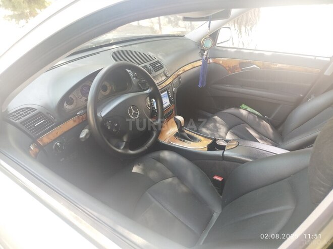 Mercedes E 240 2002, 273,000 km - 2.6 l - Sumqayıt