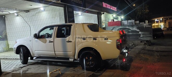 Nissan Navara 2011, 22,500 km - 4.0 l - Bakı