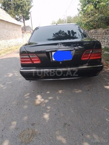 Mercedes E 320 1999, 423,698 km - 3.2 l - Balakən
