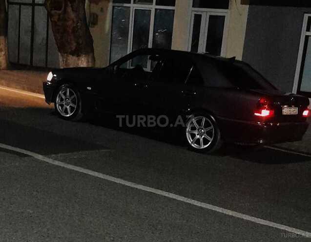 Mercedes C 220 1995, 288,500 km - 2.2 л - İsmayıllı