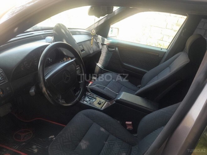 Mercedes C 220 1995, 288,500 km - 2.2 л - İsmayıllı