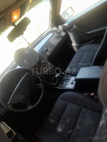 Mercedes C 220 1995, 288,500 km - 2.2 л - İsmayıllı