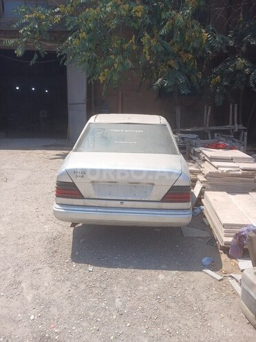 Mercedes E 220 1994, 100,000 km - 2.2 l - Bakı