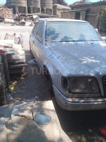 Mercedes E 220 1994, 100,000 km - 2.2 l - Bakı