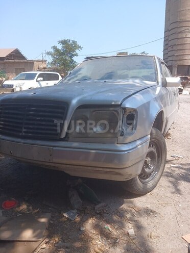Mercedes E 220 1994, 100,000 km - 2.2 l - Bakı
