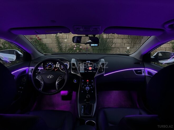 Hyundai Avante 2015, 244,000 km - 1.6 л - Astara
