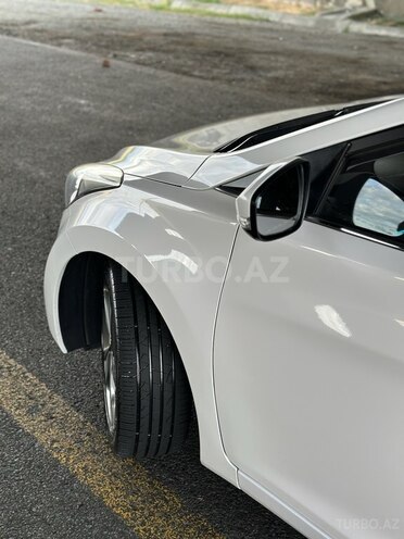 Hyundai Avante 2015, 244,000 km - 1.6 л - Astara