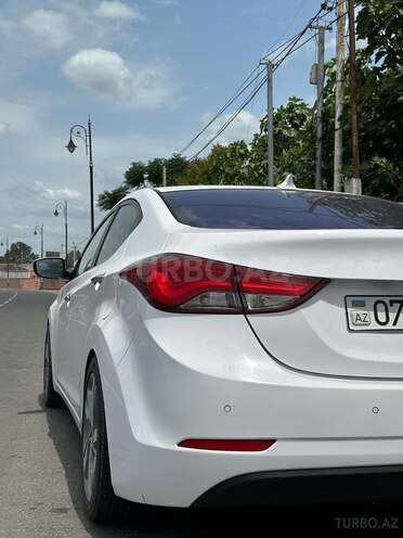 Hyundai Avante 2015, 244,000 km - 1.6 л - Astara