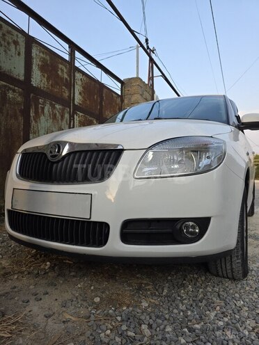 Skoda Fabia 2010, 200,000 km - 1.6 l - Bakı