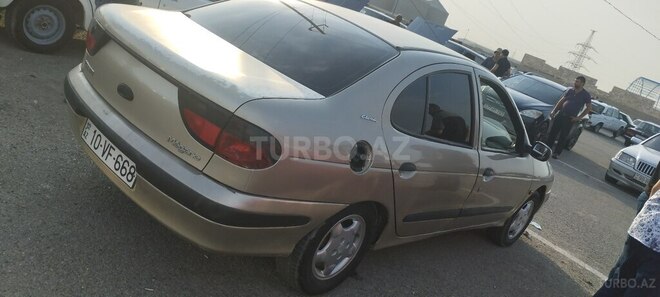 Renault Megane 1998, 300,000 km - 1.6 l - Bakı
